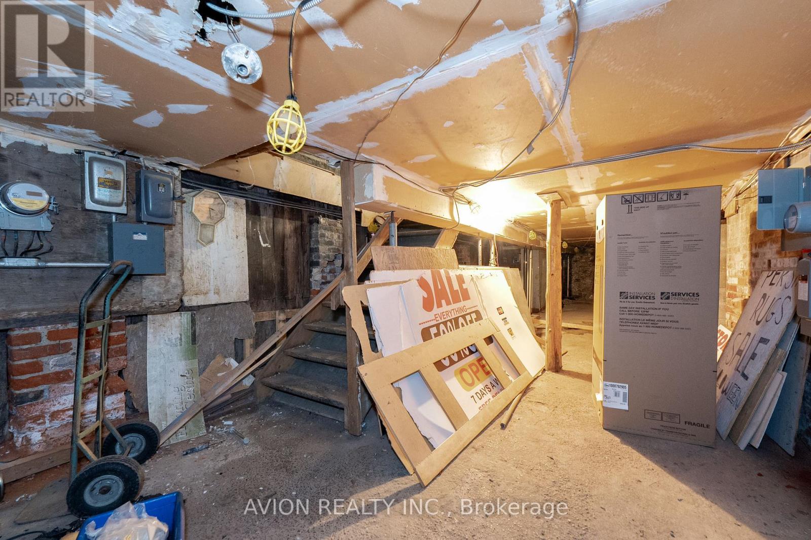 167 Queen Street E Property Photo 10