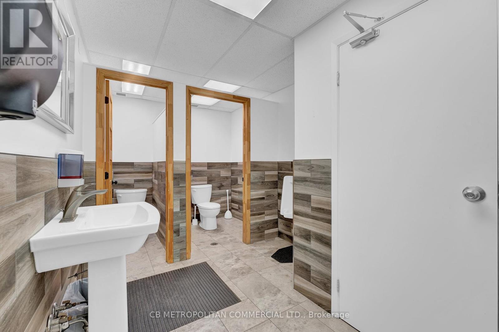 1 - 150 Beverley Street Property Photo 10