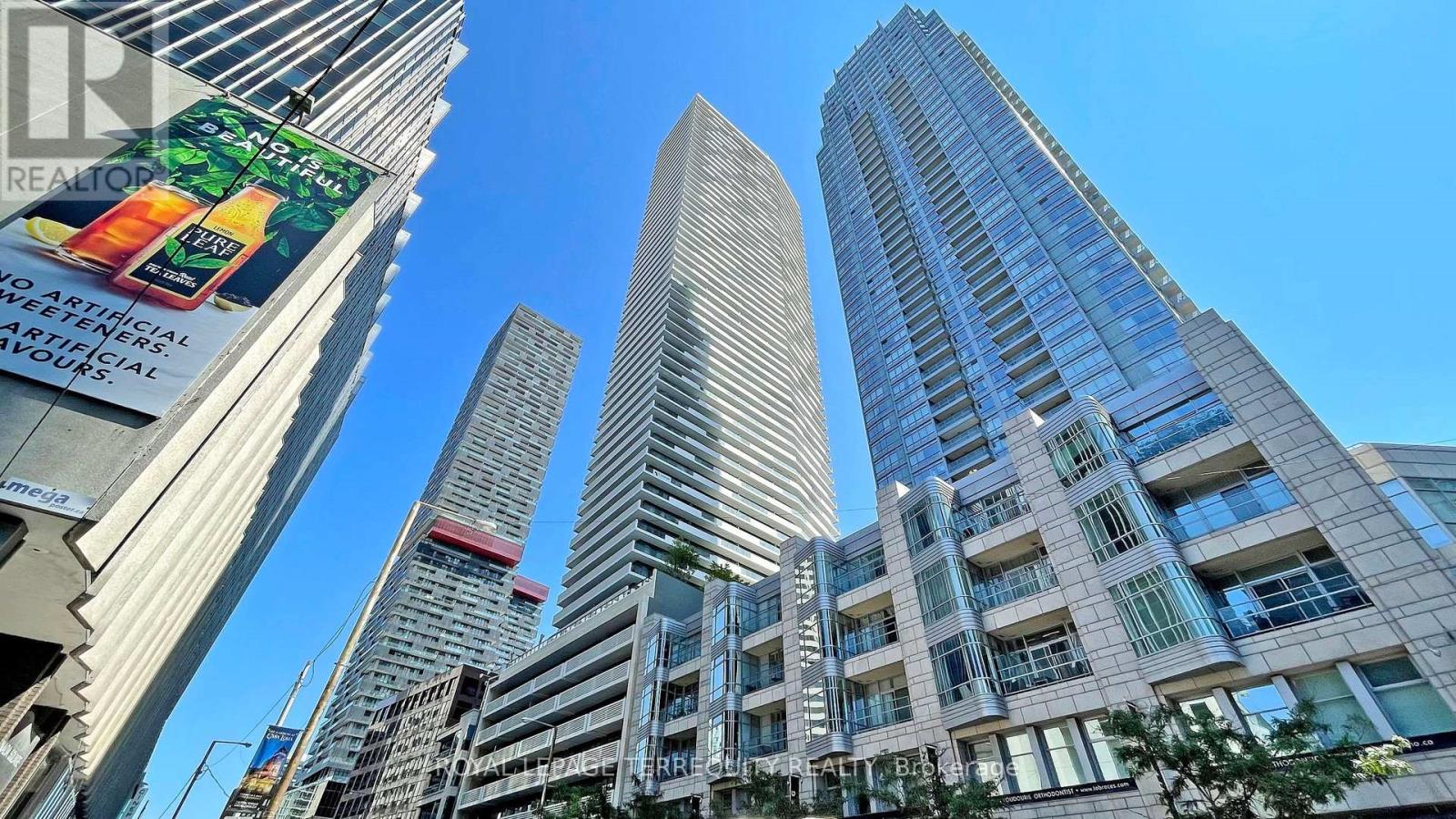 602 - 2221 YONGE STREET Property Photo 1