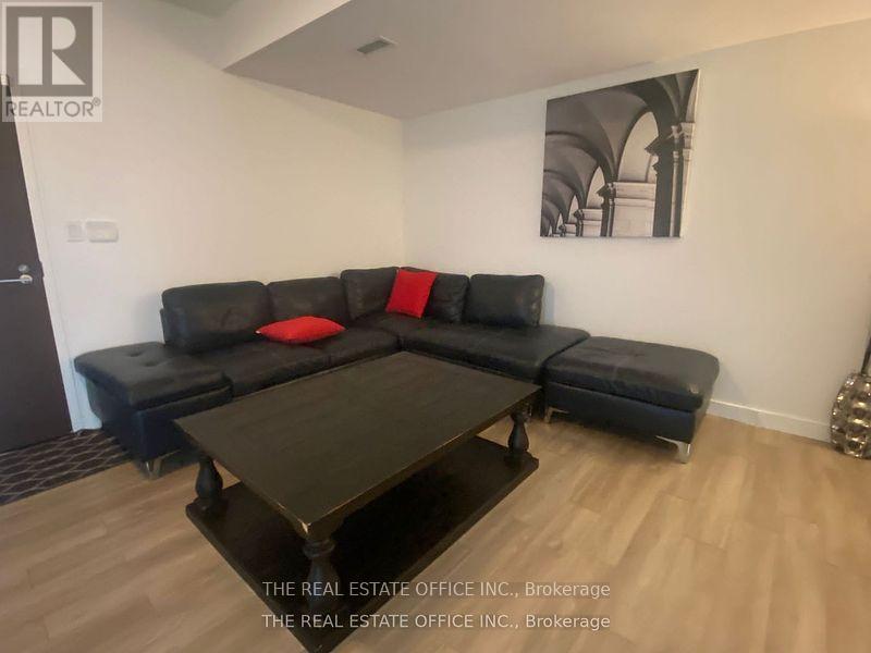 G9 - 112 Fort York Boulevard Property Photo 10