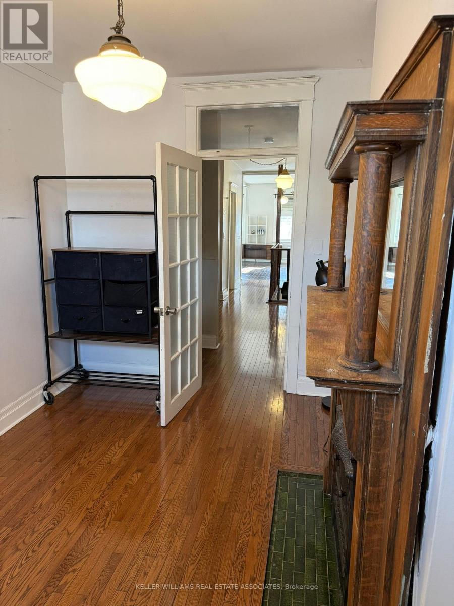 16(3rd) - 497 Bloor Street W Property Photo 6