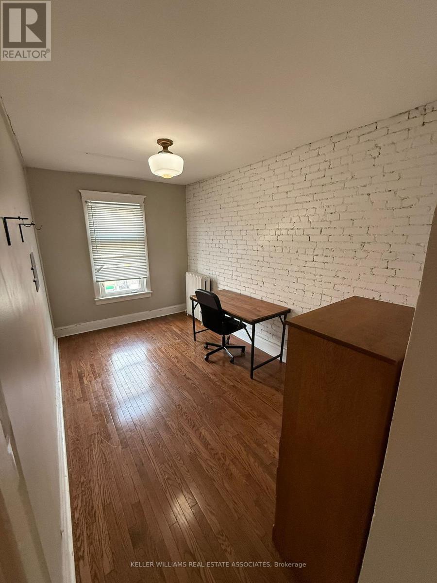 16(3rd) - 497 Bloor Street W Property Photo 8