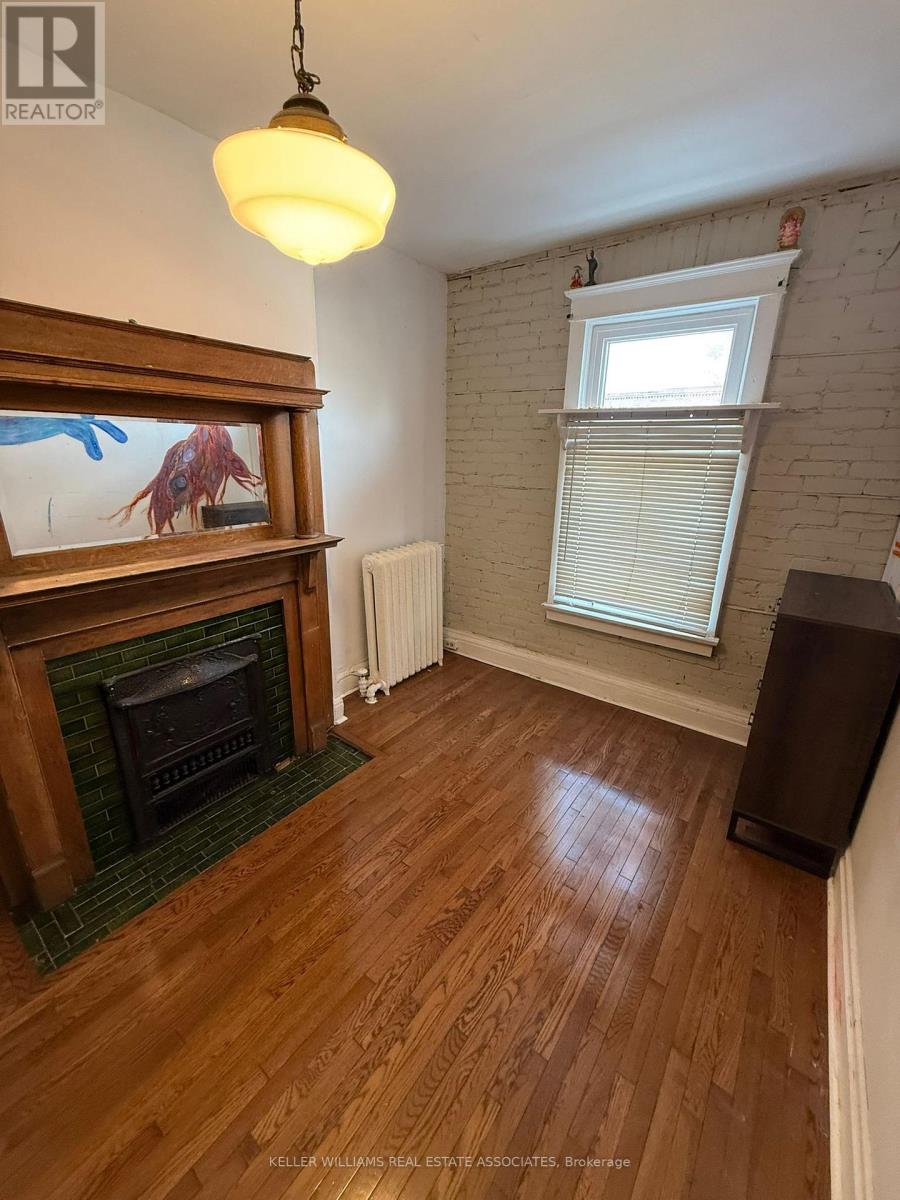 16(3rd) - 497 Bloor Street W Property Photo 9