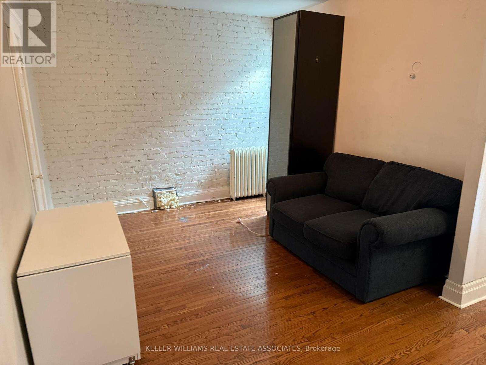 16(3rd) - 497 Bloor Street W Property Photo 11