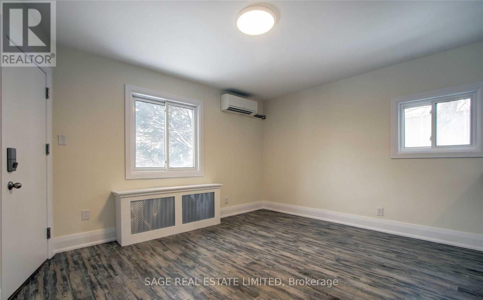 5 - 1571 Mount Pleasant Road Property Photo 3
