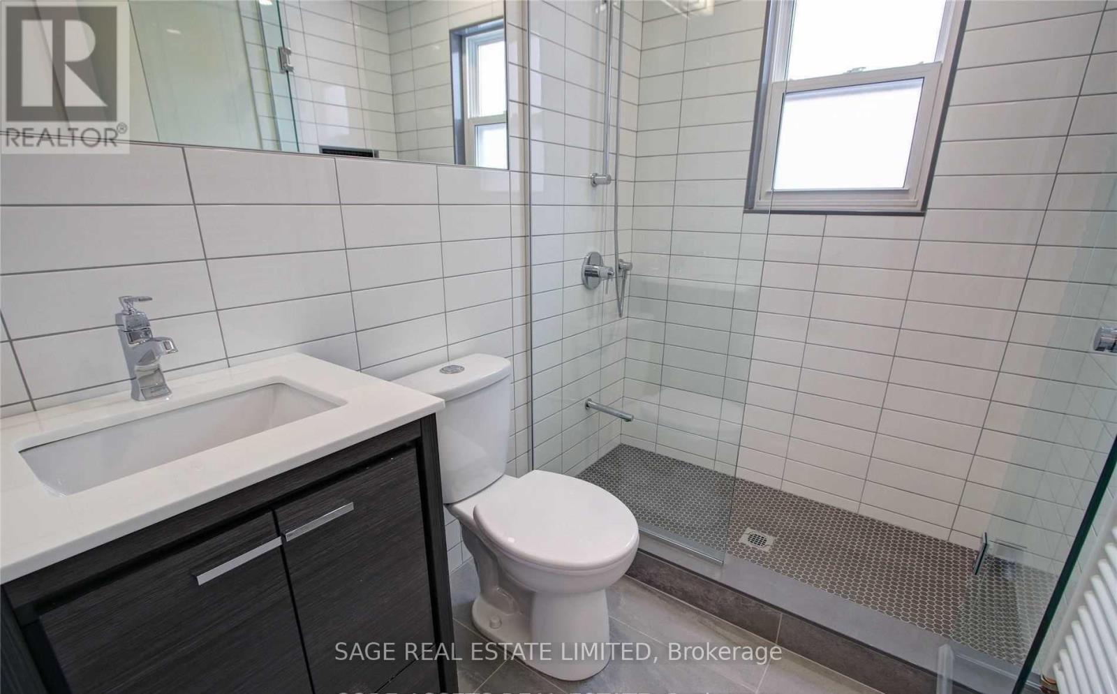 5 - 1571 Mount Pleasant Road Property Photo 8