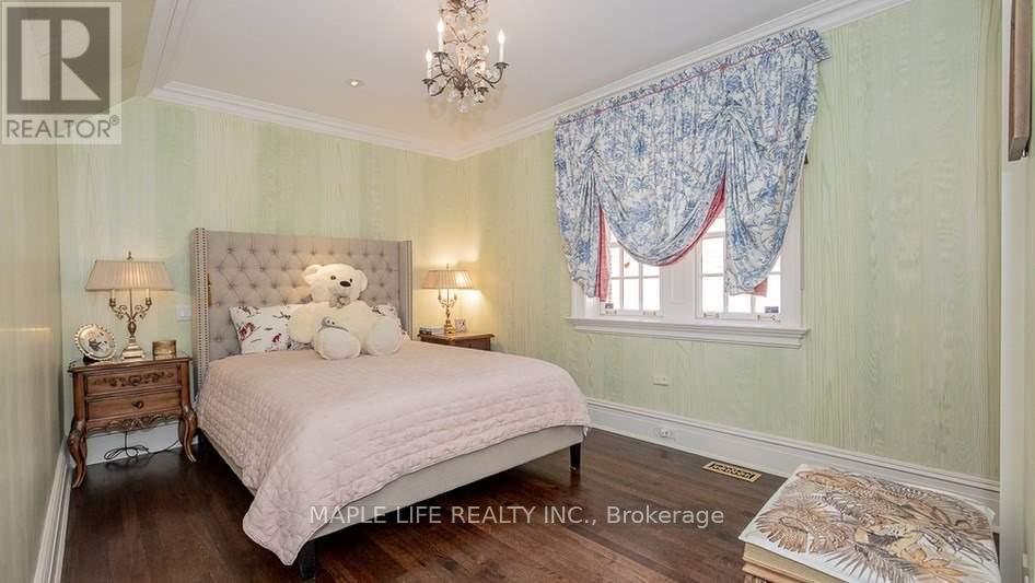11 Dewbourne Avenue Property Photo 20