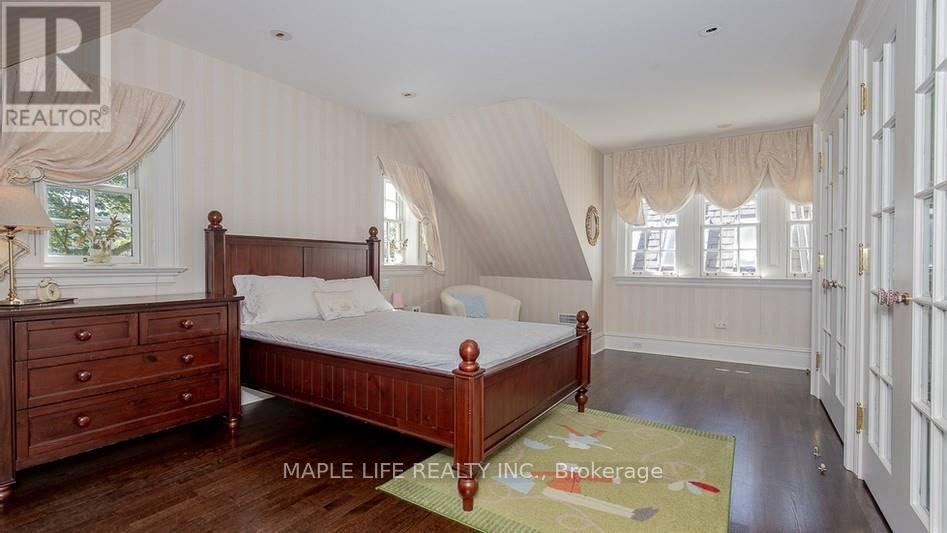 11 Dewbourne Avenue Property Photo 25