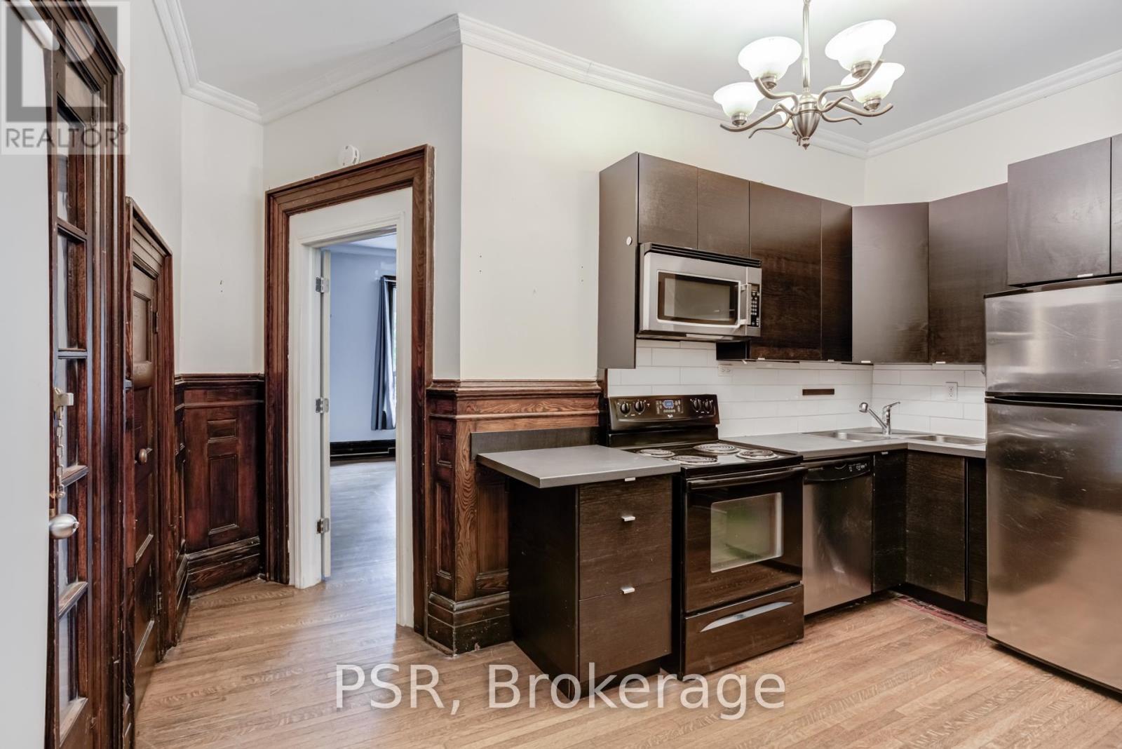 200 - 678 Huron Street Property Photo 4