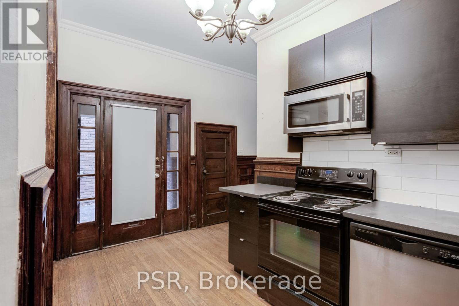 200 - 678 Huron Street Property Photo 5