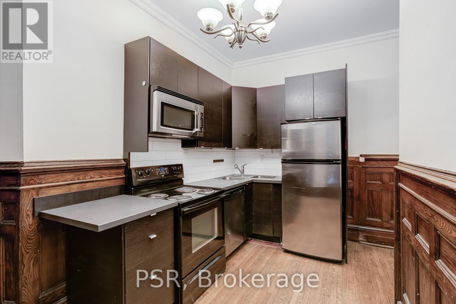 200 - 678 Huron Street Property Photo 6