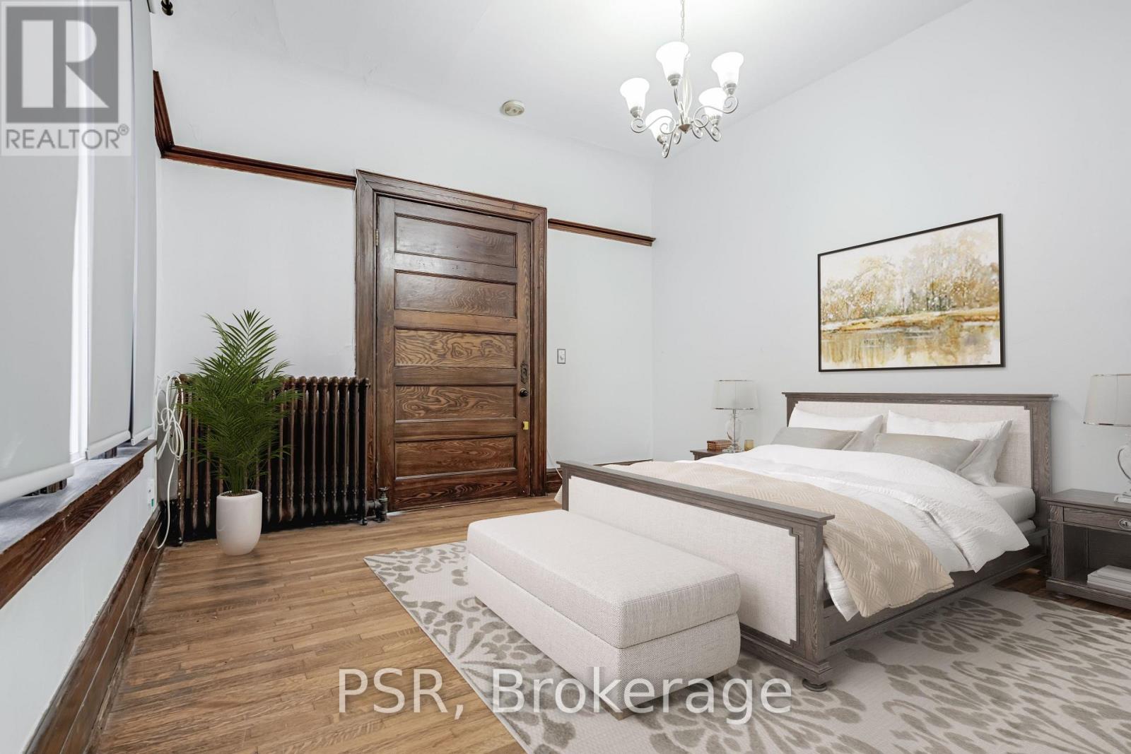 200 - 678 Huron Street Property Photo 8