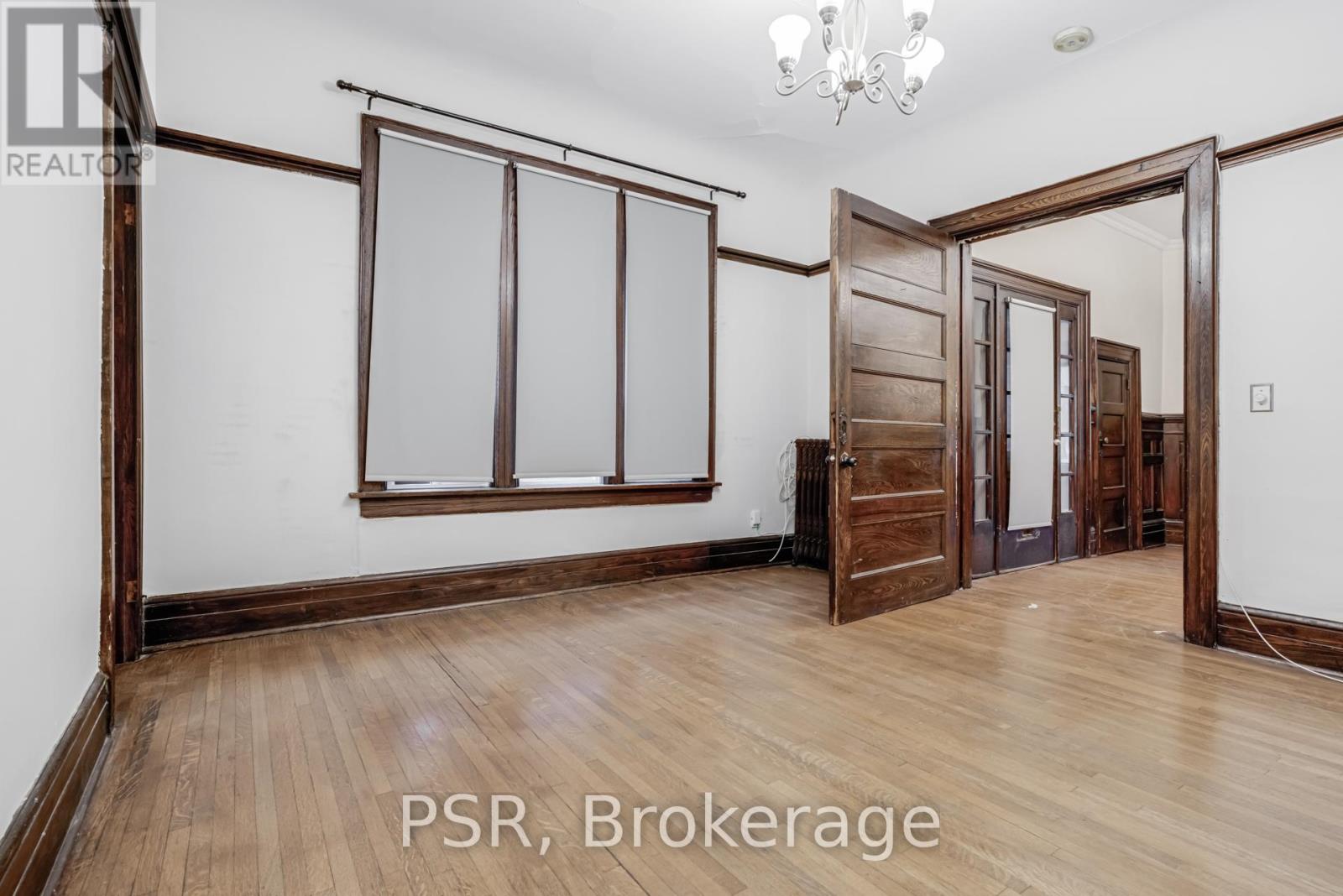 200 - 678 Huron Street Property Photo 10
