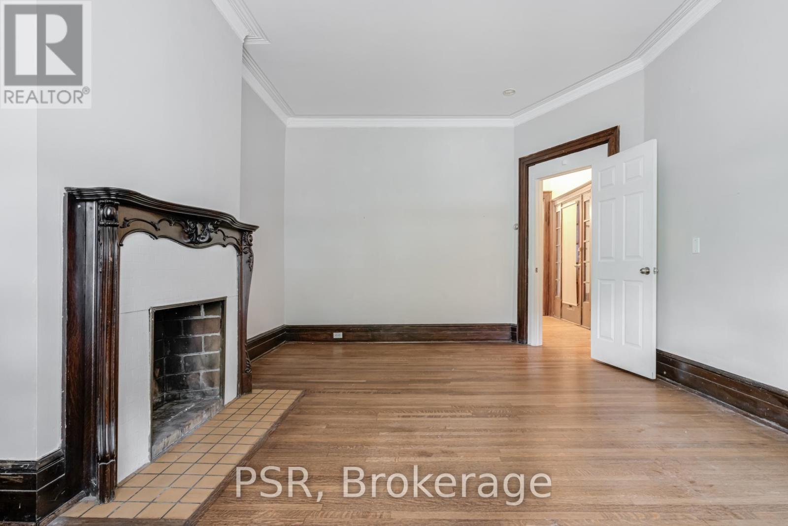 200 - 678 Huron Street Property Photo 13