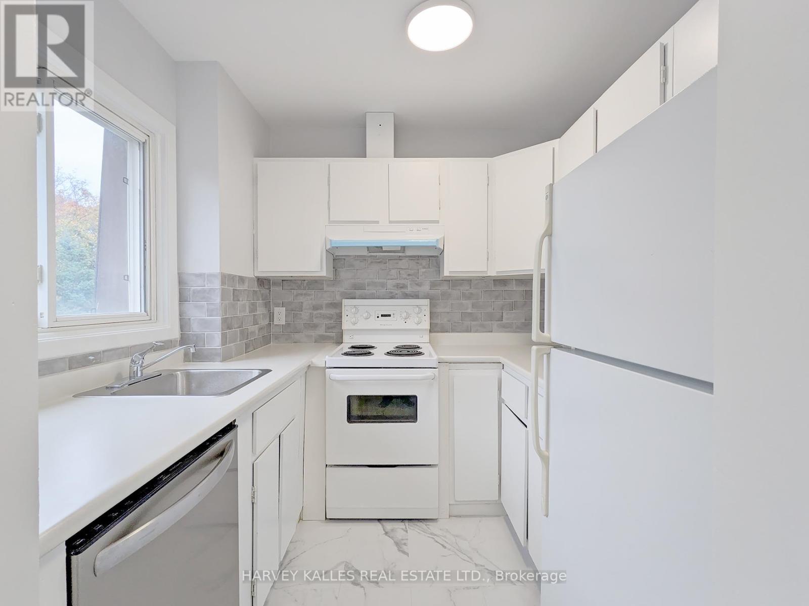 4 - 431 Balliol Street Property Photo 6