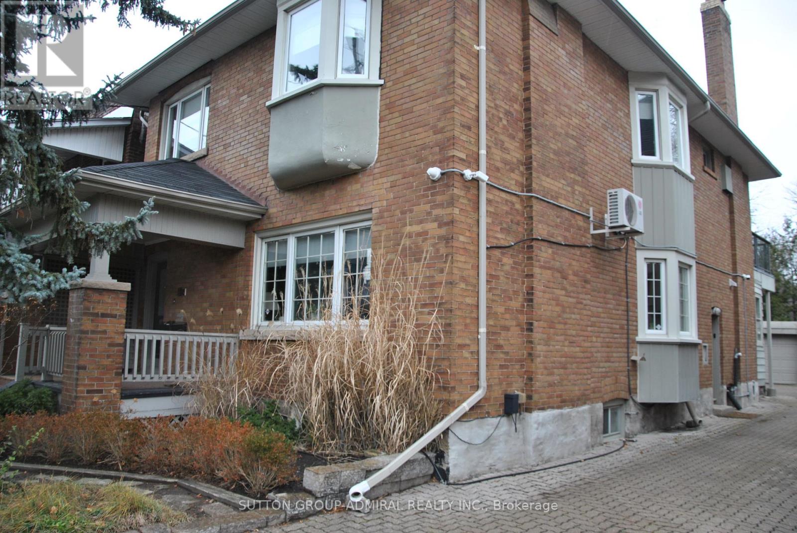 LOWER - 172 ST CLAIR AVENUE E Property Photo 1