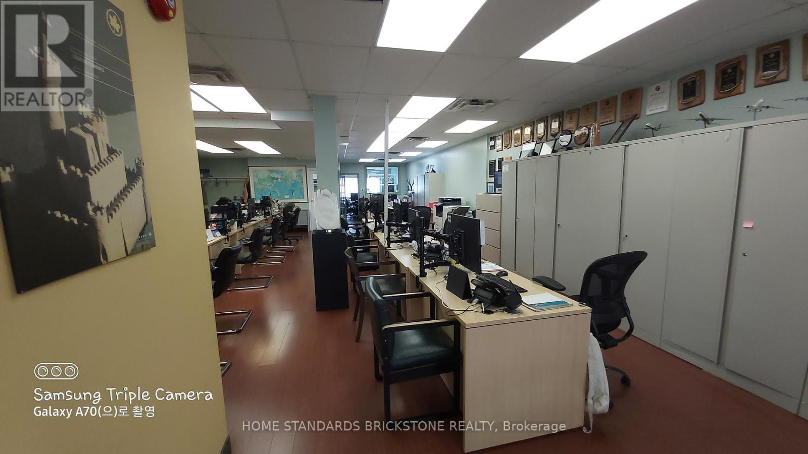 100 - 721 Bloor Street W Property Photo 3