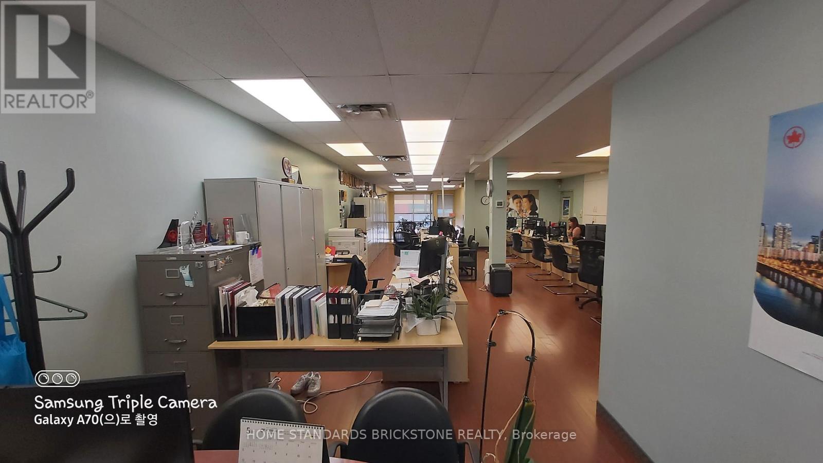 100 - 721 Bloor Street W Property Photo 4