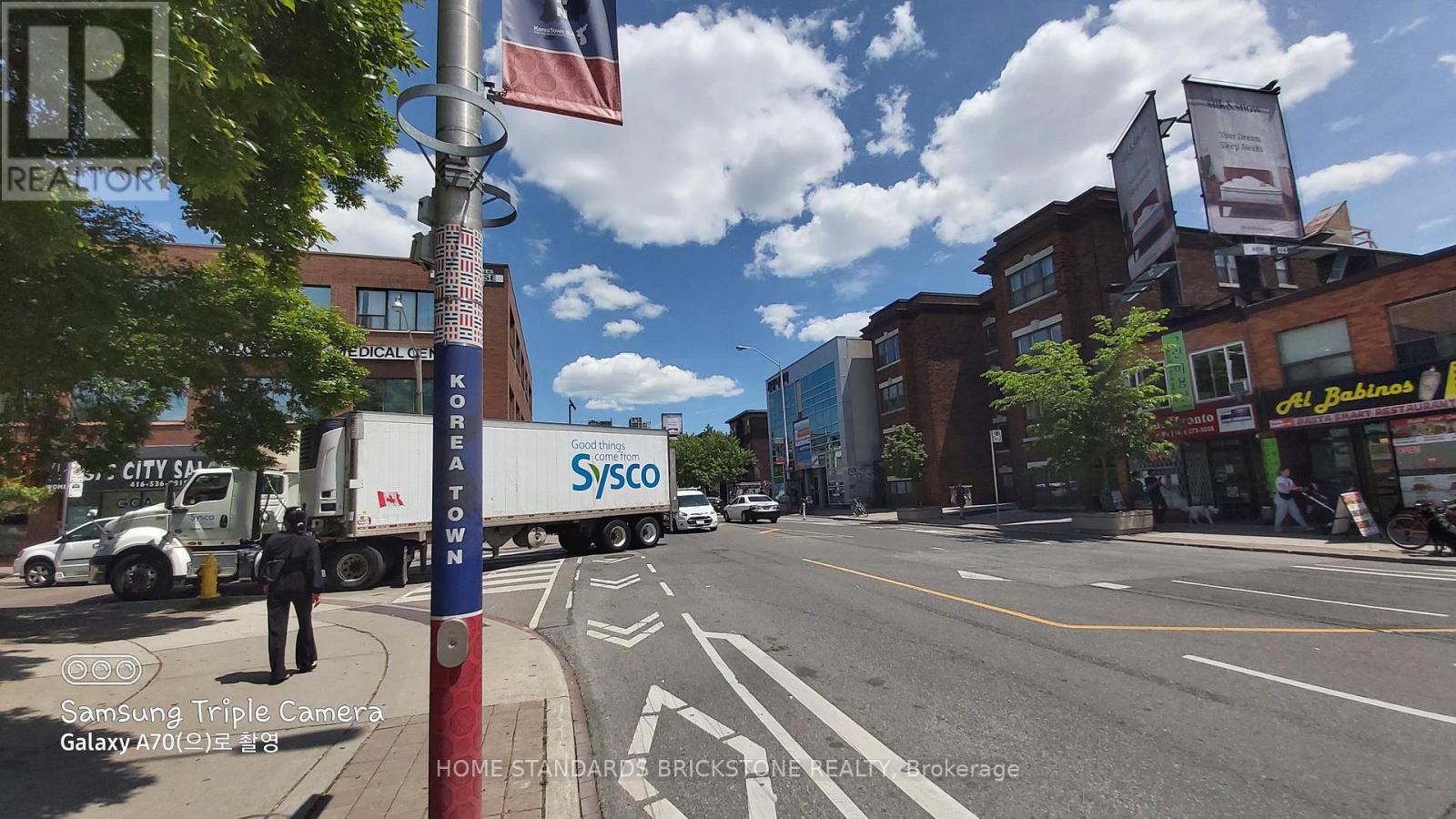 100 - 721 Bloor Street W Property Photo 12