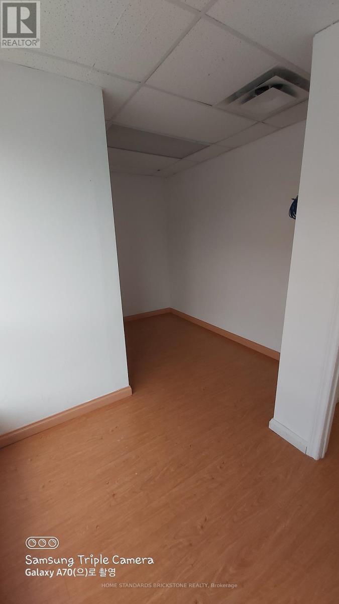 202 - 719 Bloor Street W Property Photo 3