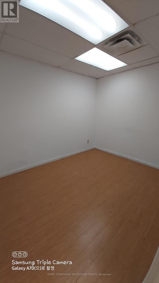 202 - 719 Bloor Street W Property Photo 4