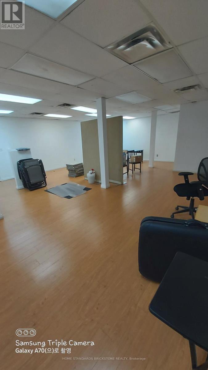 202 - 719 Bloor Street W Property Photo 5