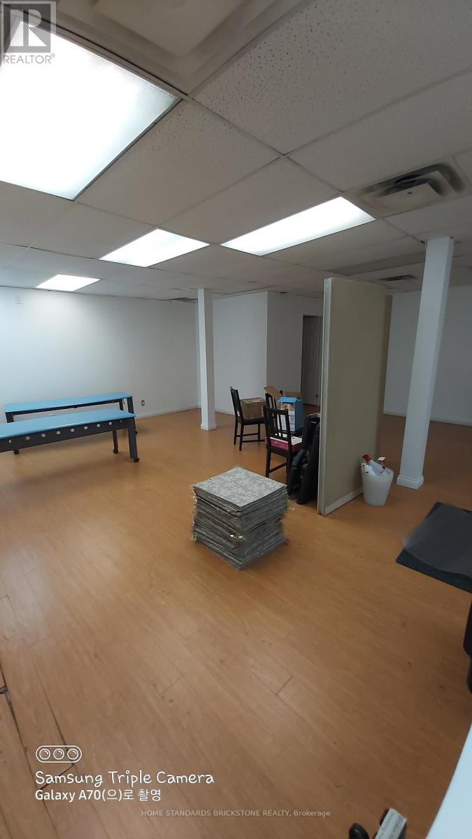 202 - 719 Bloor Street W Property Photo 6