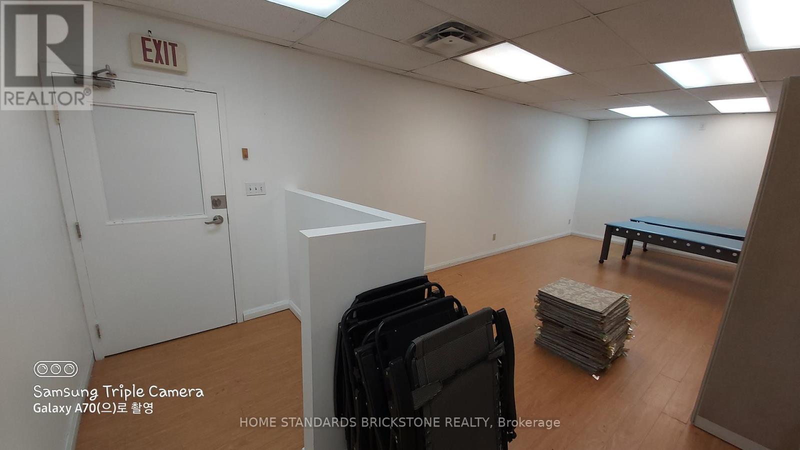 202 - 719 Bloor Street W Property Photo 7