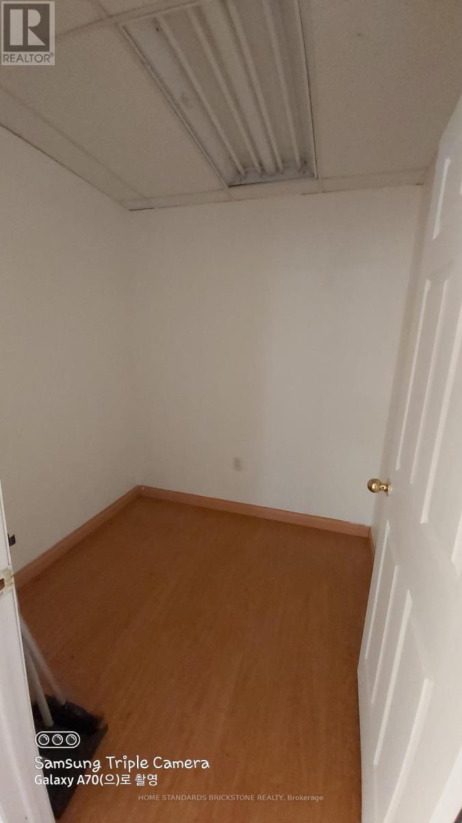202 - 719 Bloor Street W Property Photo 11