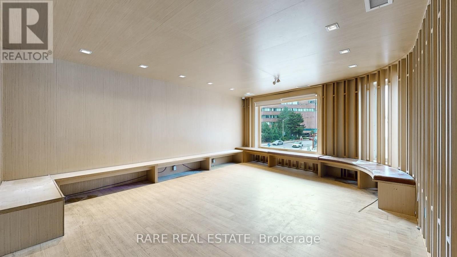 Unit 2 - 4909 Yonge Street Property Photo 3