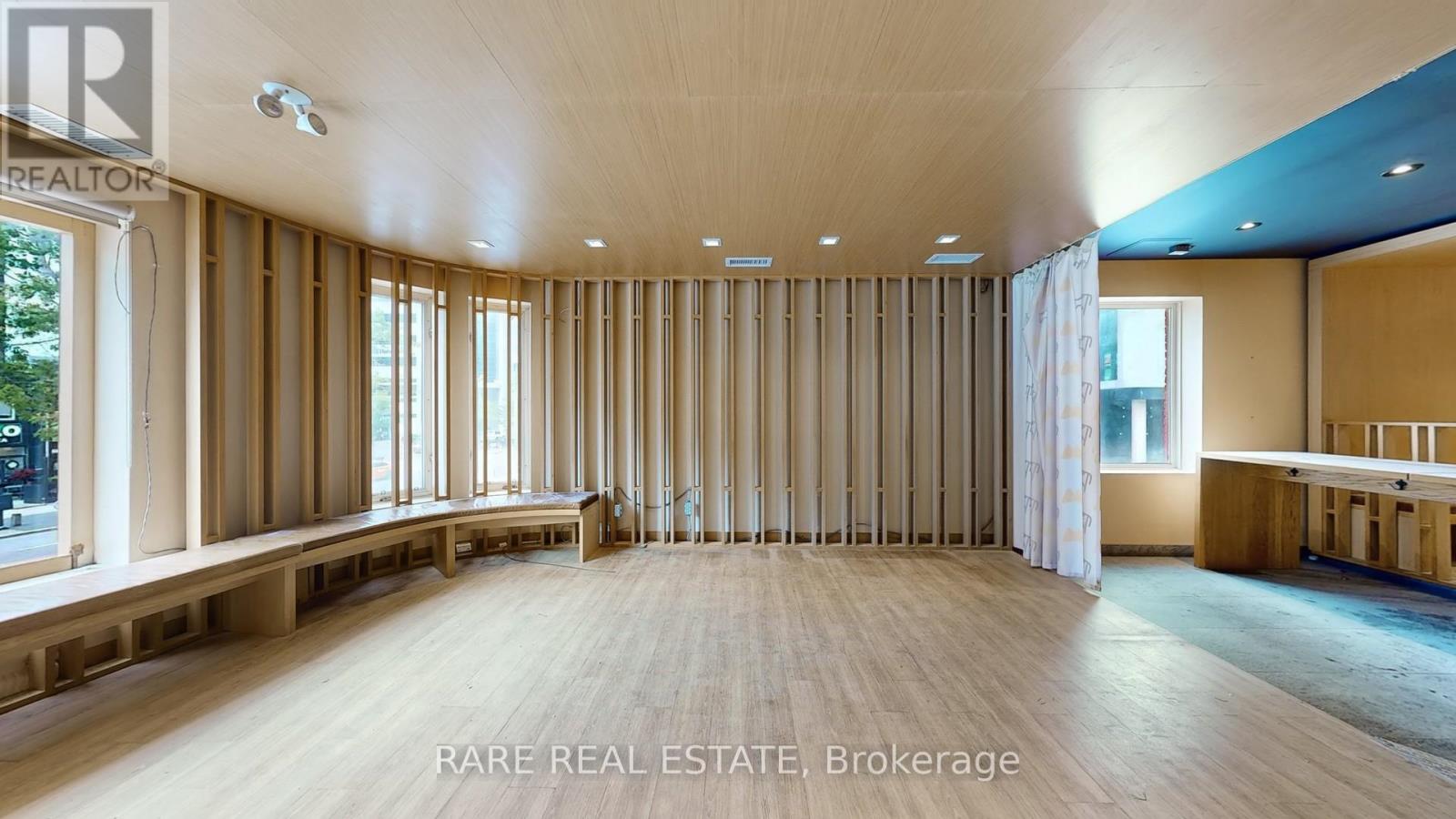 Unit 2 - 4909 Yonge Street Property Photo 6