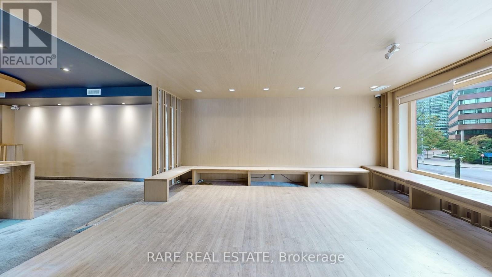 Unit 2 - 4909 Yonge Street Property Photo 7