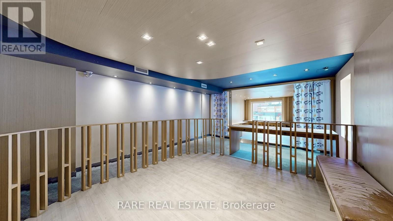 Unit 2 - 4909 Yonge Street Property Photo 11