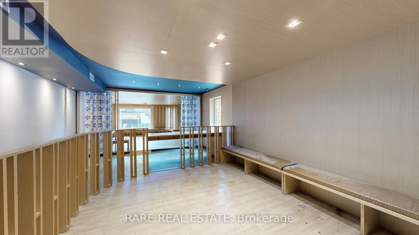 Unit 2 - 4909 Yonge Street Property Photo 12