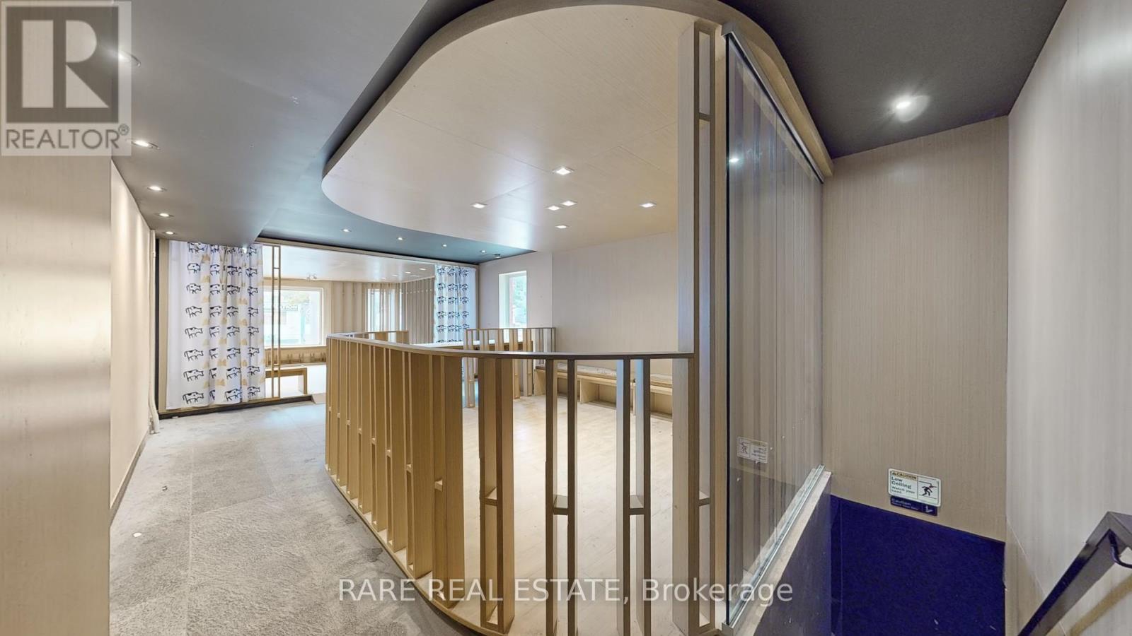 Unit 2 - 4909 Yonge Street Property Photo 18