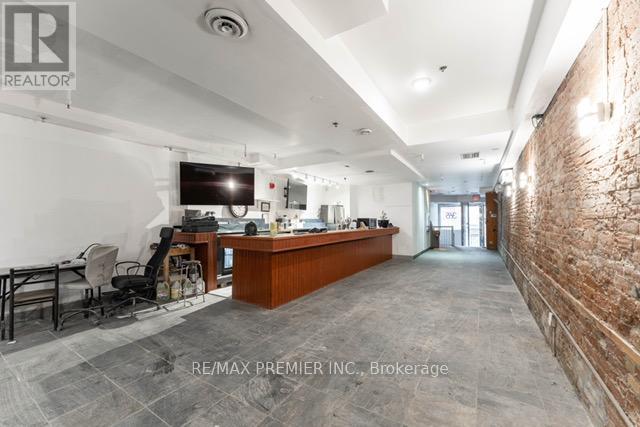 Main - 365 King Street W Property Photo 2