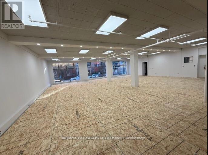 201 - 10-14 Mccaul Street W Property Photo 2