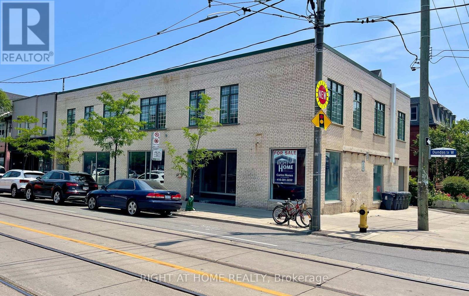 837 Dundas Street W Property Photo 1