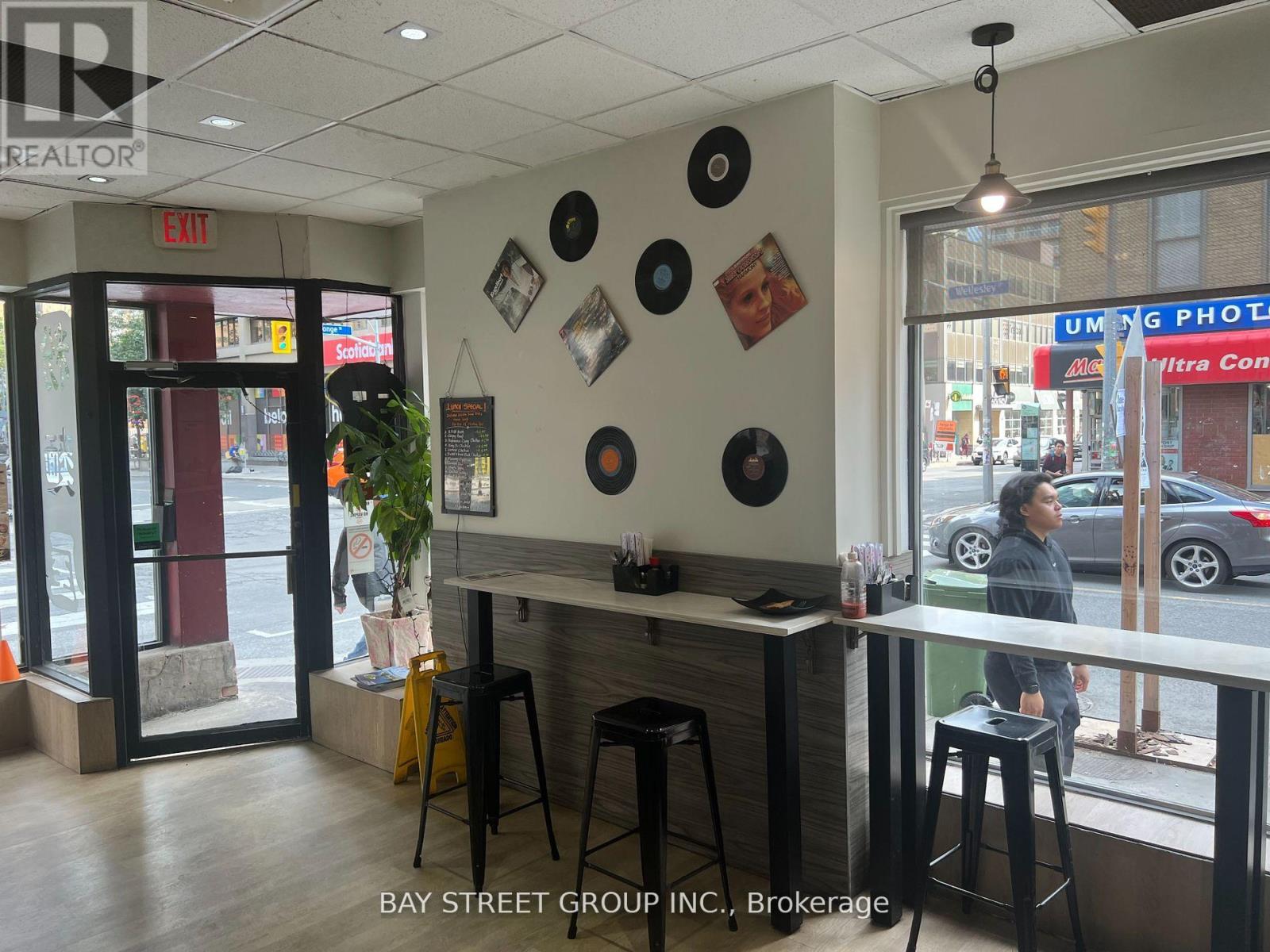 570 Yonge Street Property Photo 5