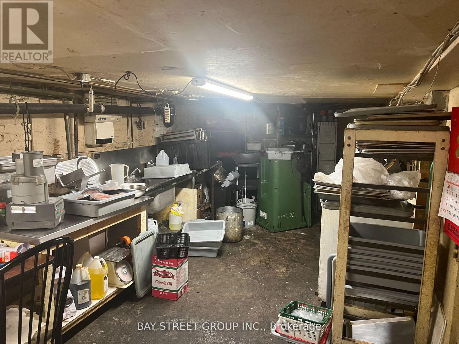 570 Yonge Street Property Photo 11