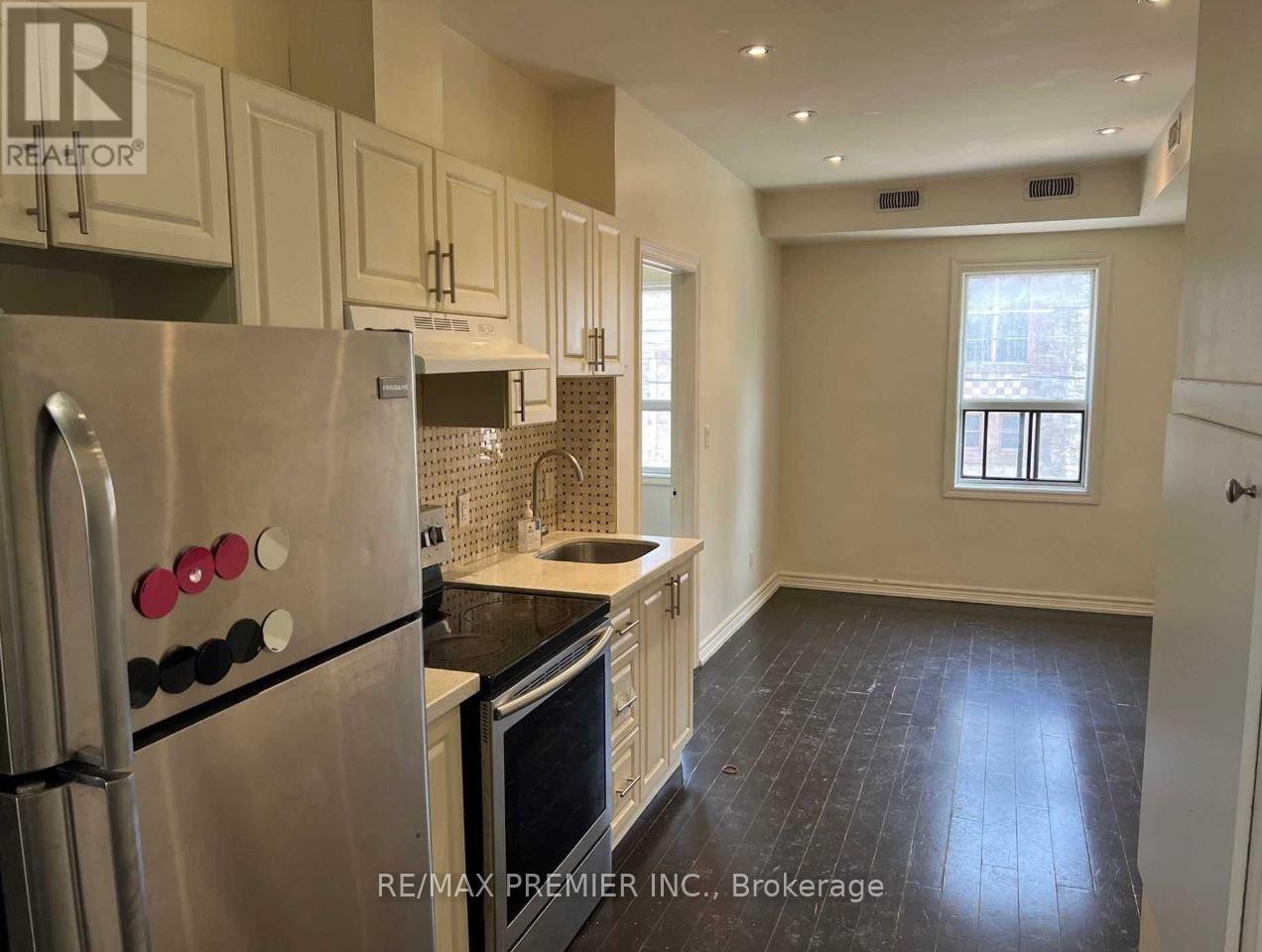 2 - 180 CARLTON STREET Property Photo 1
