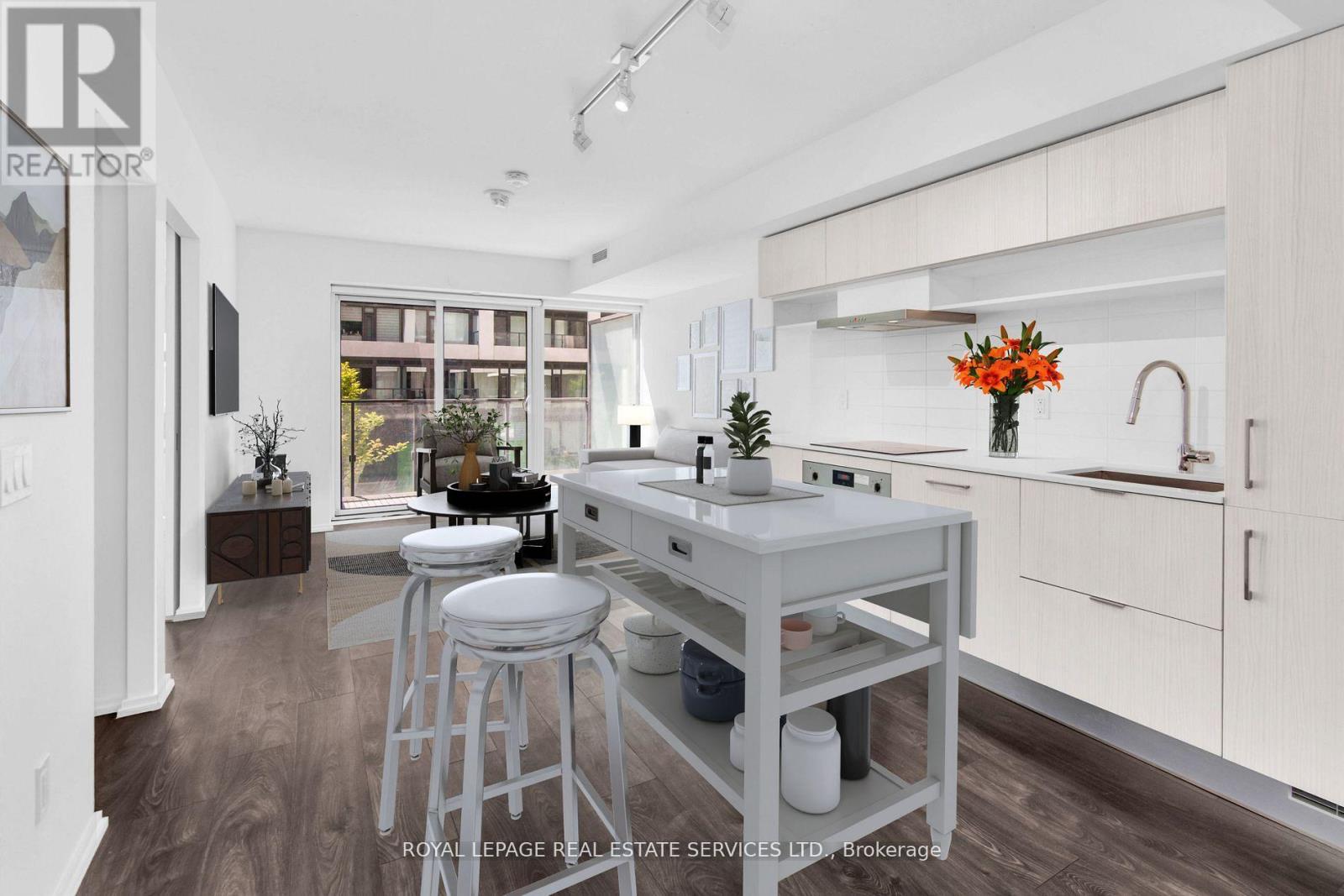 704 - 5 SOUDAN AVENUE Property Photo 1