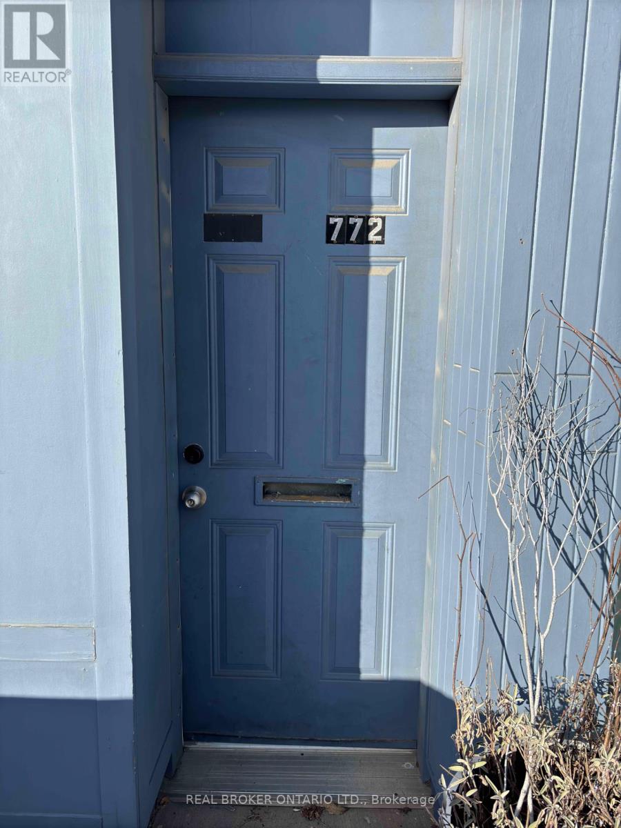 3RD FLR - 770 ST. CLAIR WEST AVENUE Property Photo 1