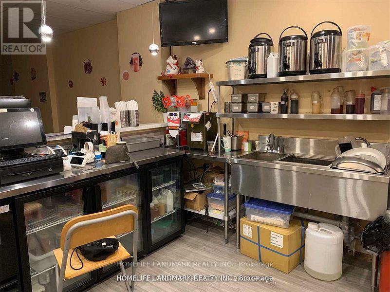 3238 Yonge Street Property Photo 8