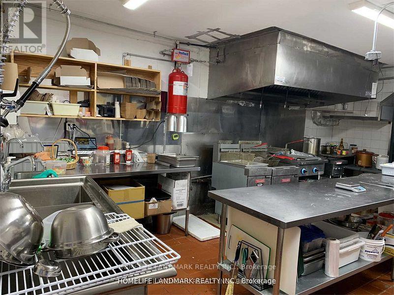 3238 Yonge Street Property Photo 10