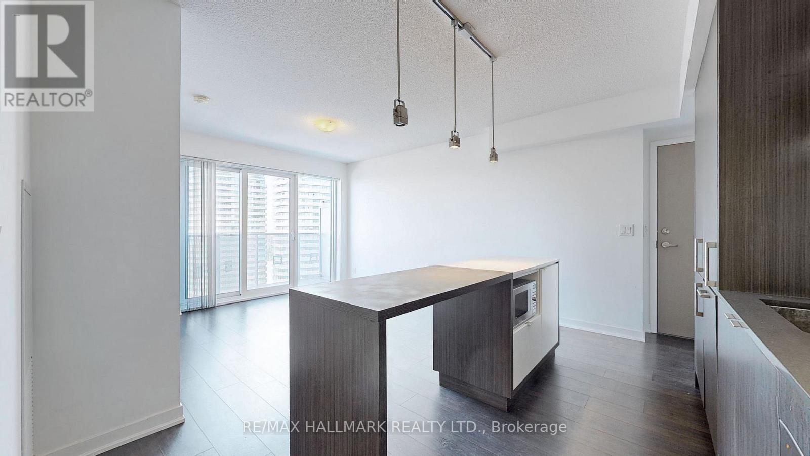 5301 - 100 Harbour Street Property Photo 9