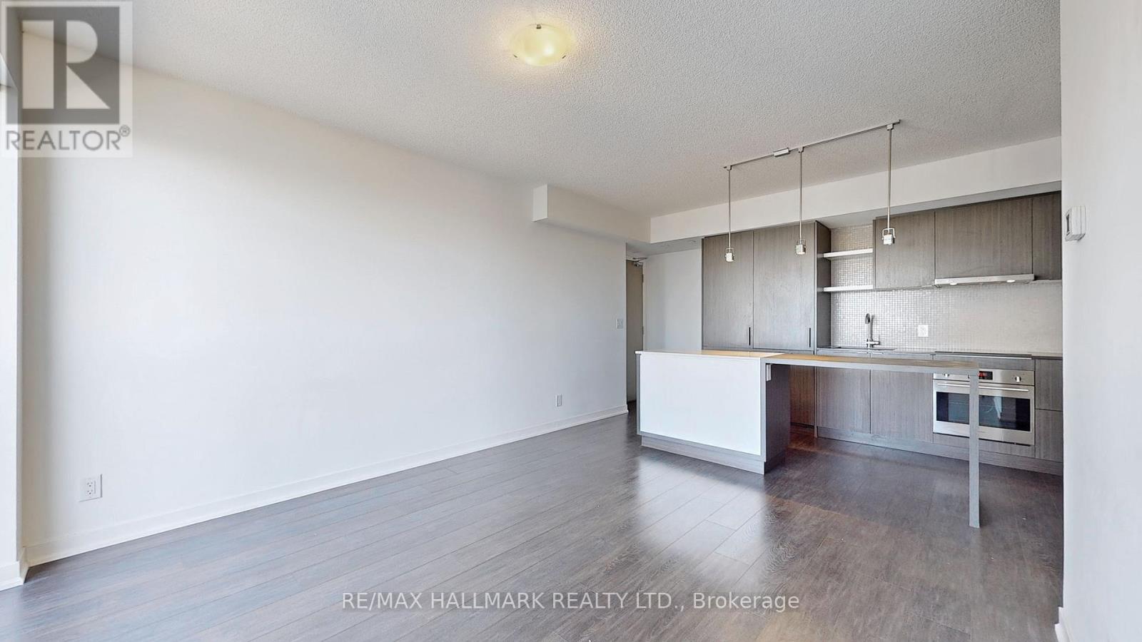 5301 - 100 Harbour Street Property Photo 11