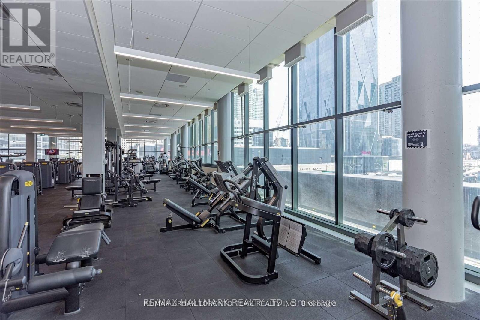 5301 - 100 Harbour Street Property Photo 24