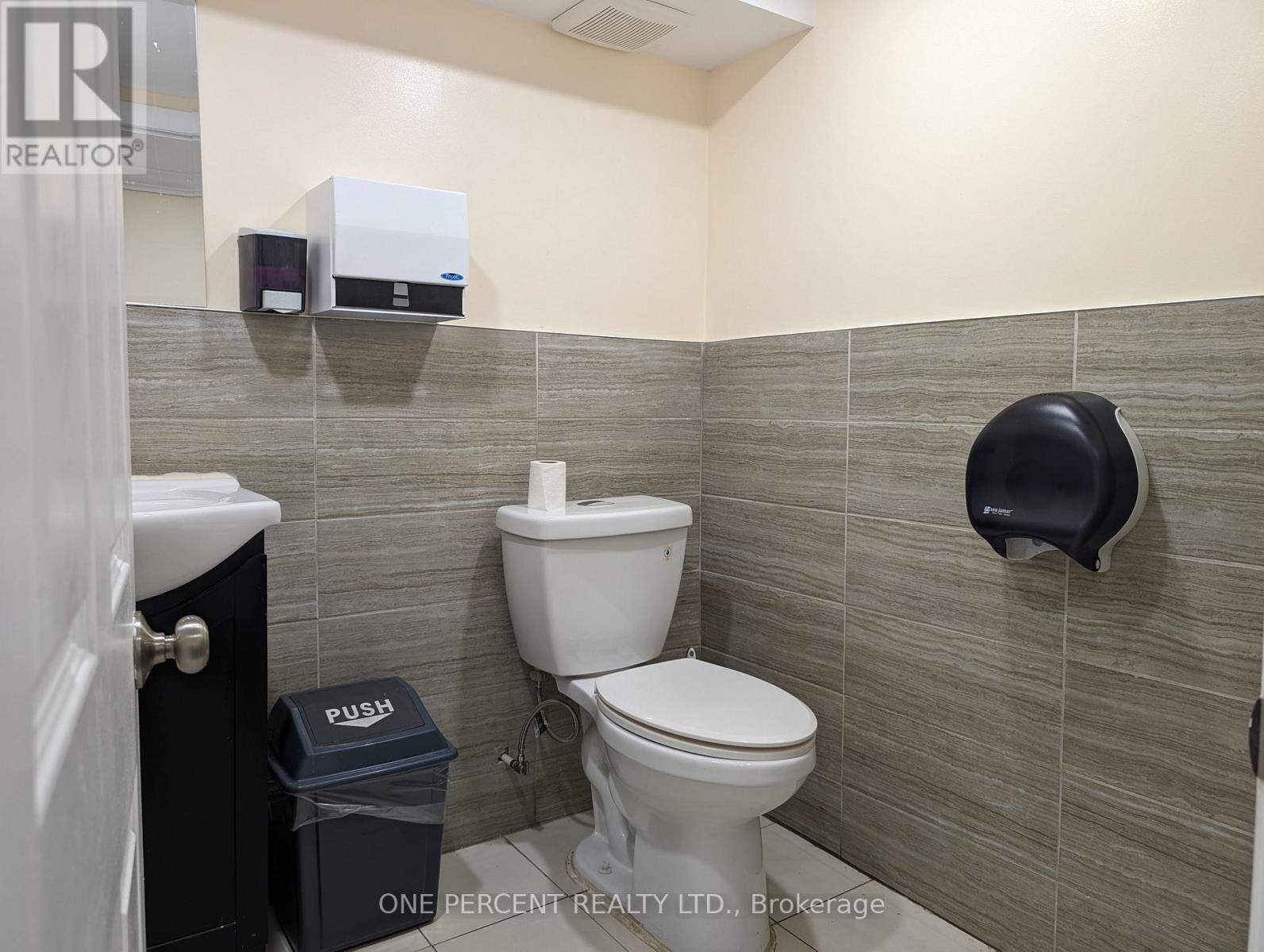 3795 Bathurst Street Property Photo 17