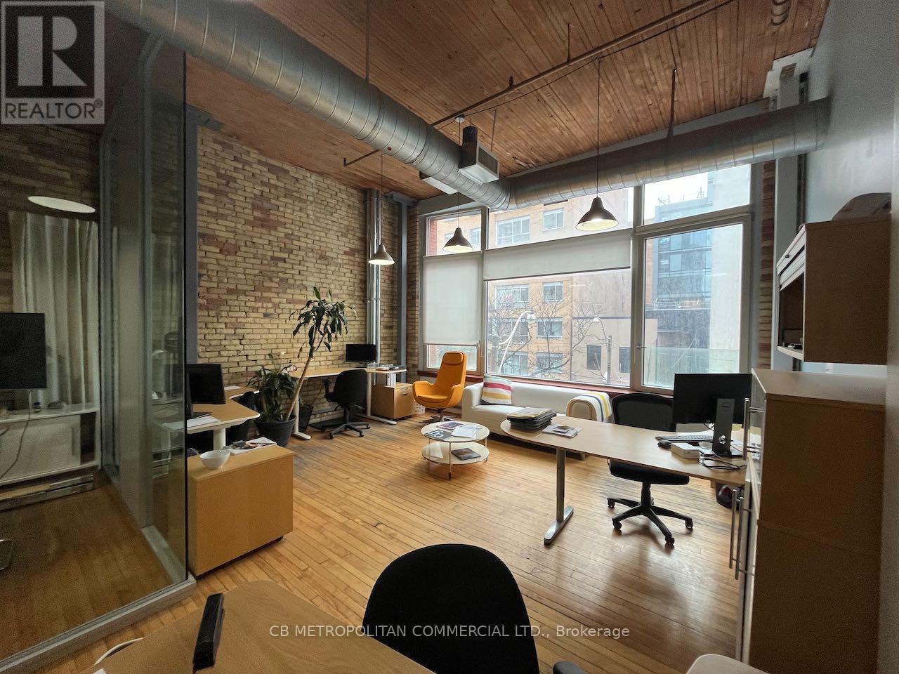 330 - 76 RICHMOND STREET E Property Photo 1